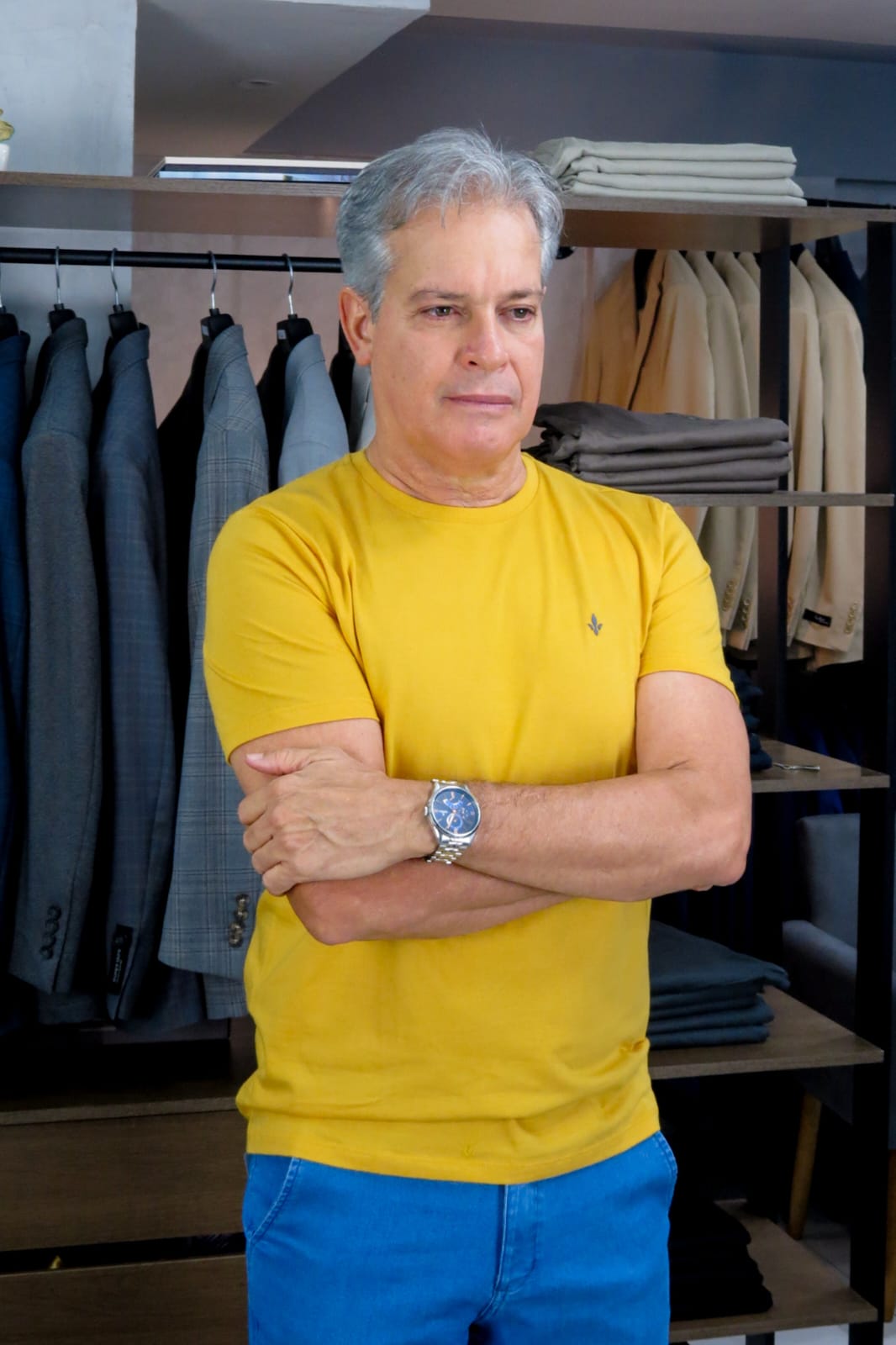 Calça Jeans ELEGANT Azul Claro com Bolso Faca – Estilo, Conforto e Acabamento Impecável
